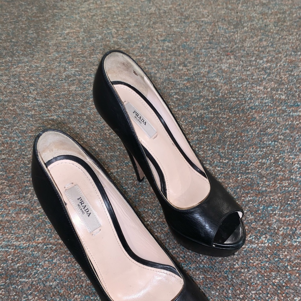 Prada heels - Picture 2 of 5
